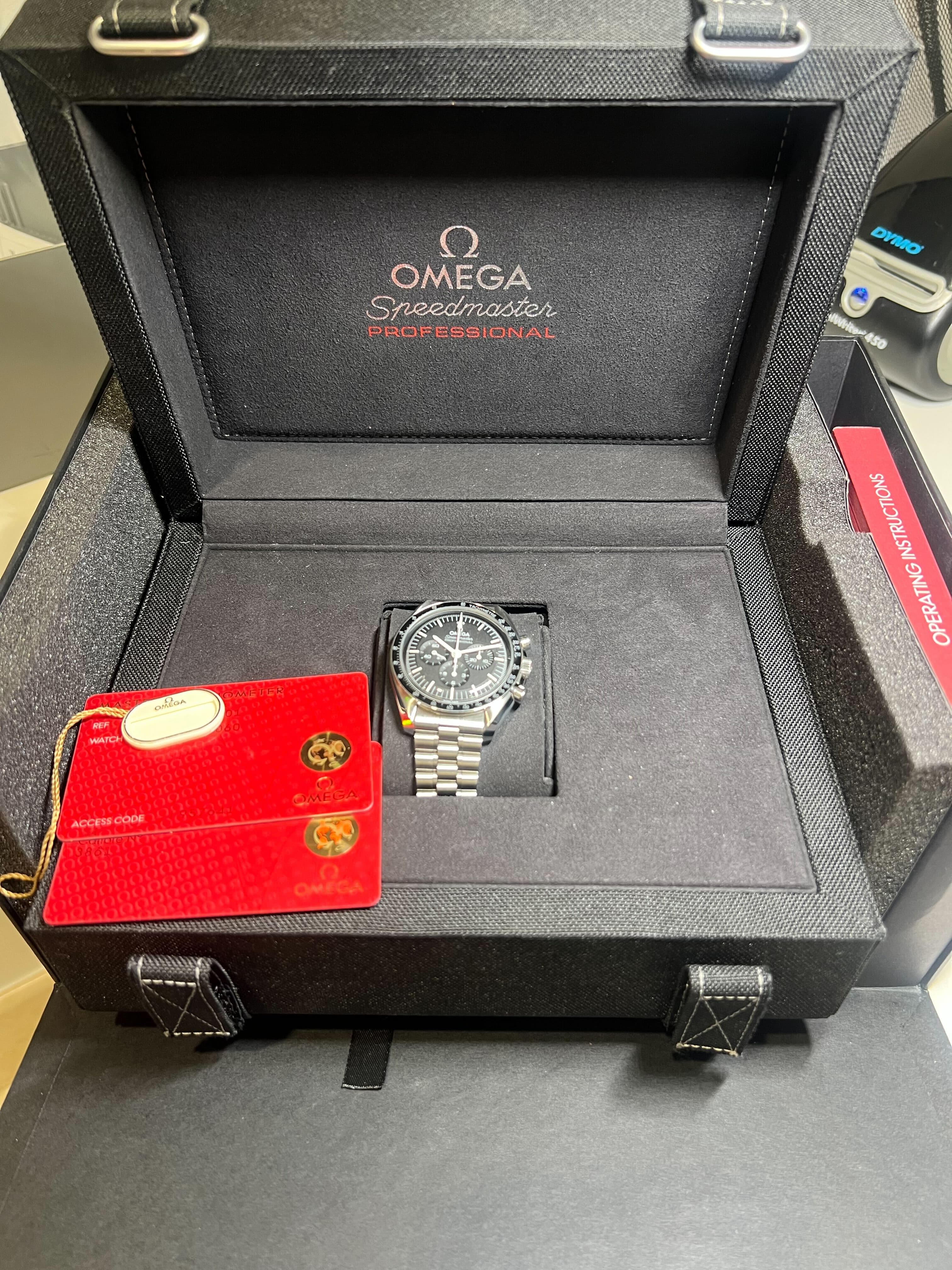 Omega Speedmaster 31030425001001