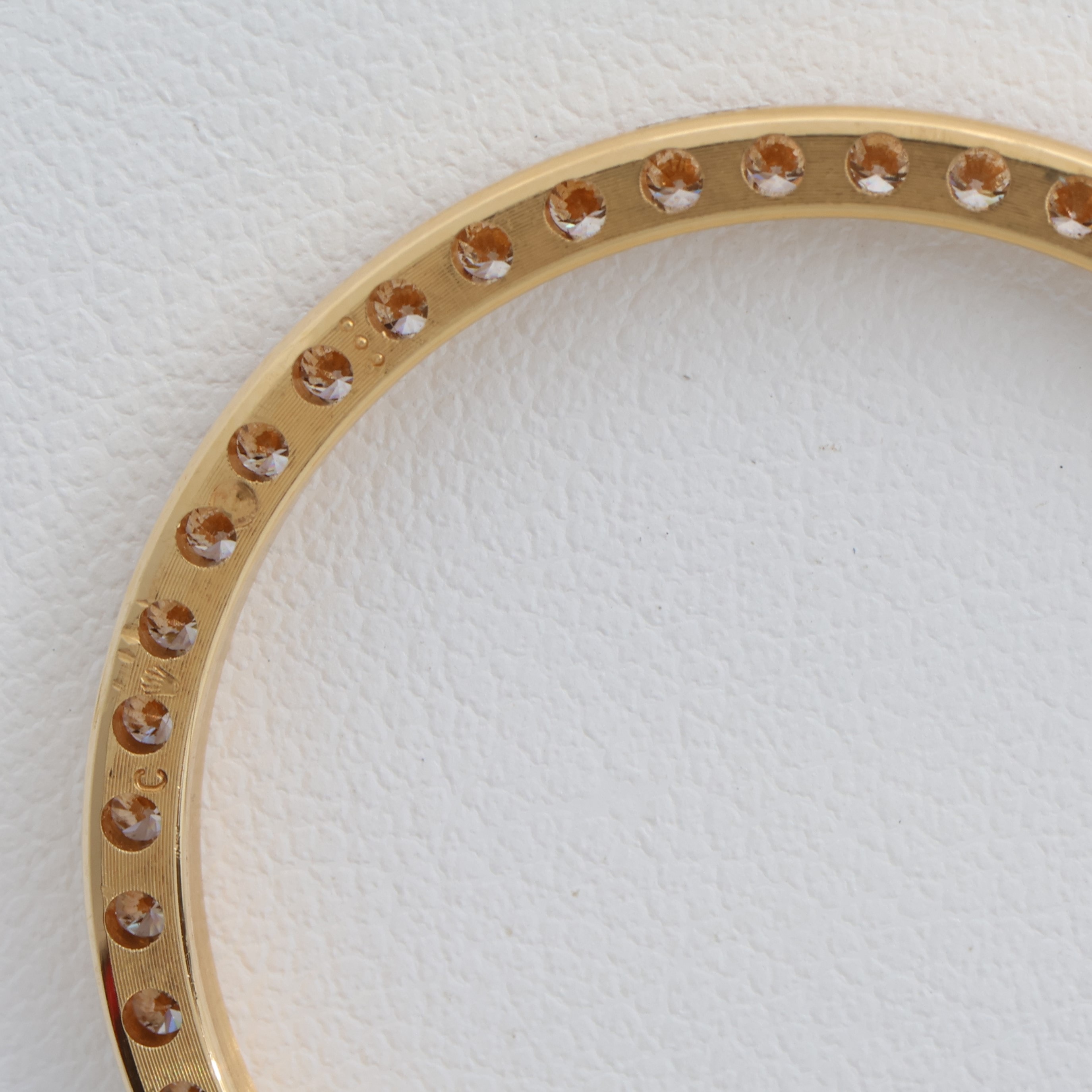 Factory original 44 diamonds 18K yellow gold bezel for Rolex 31mm