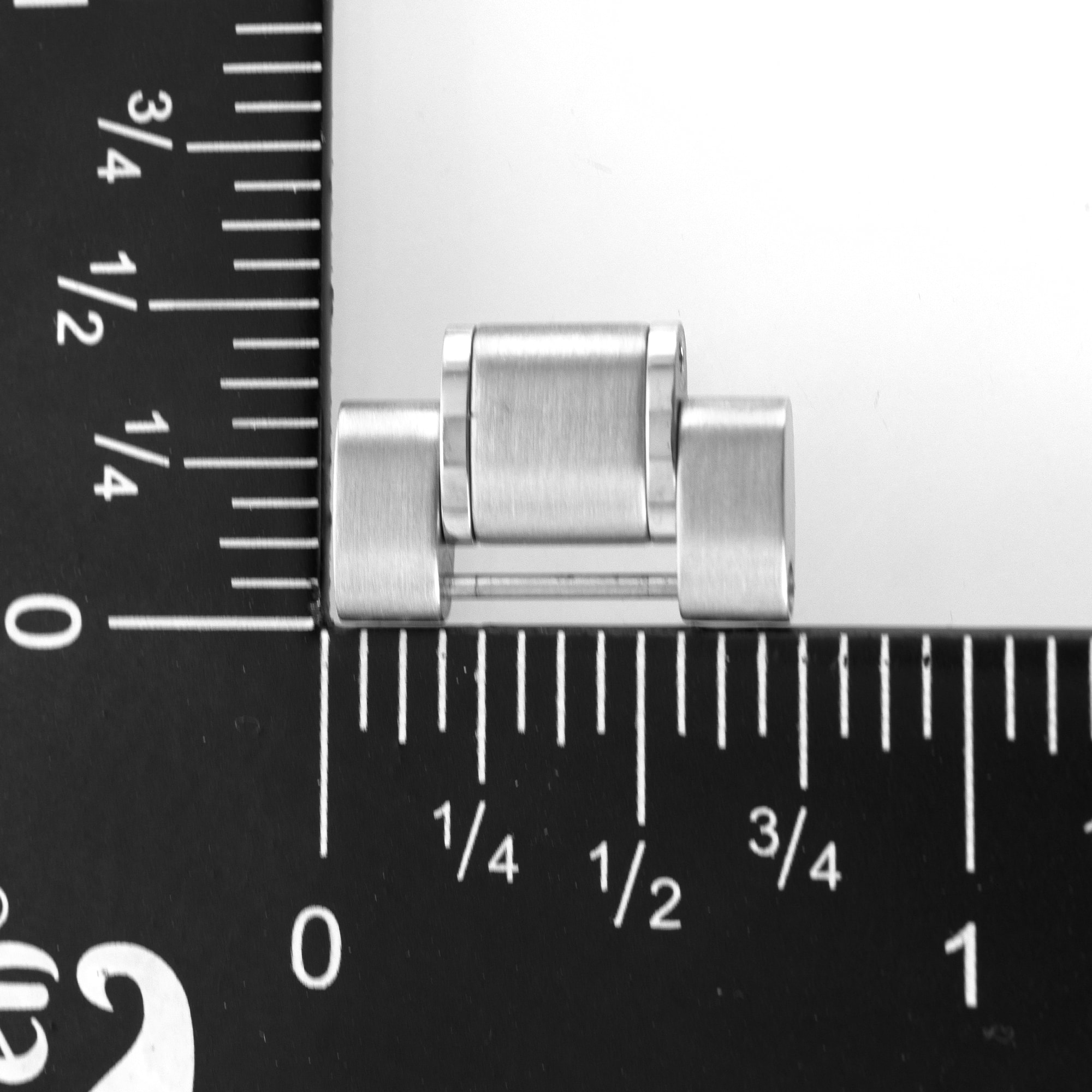 Factory original Unworn Omega stainless steel link 18.0mm for Speed master
