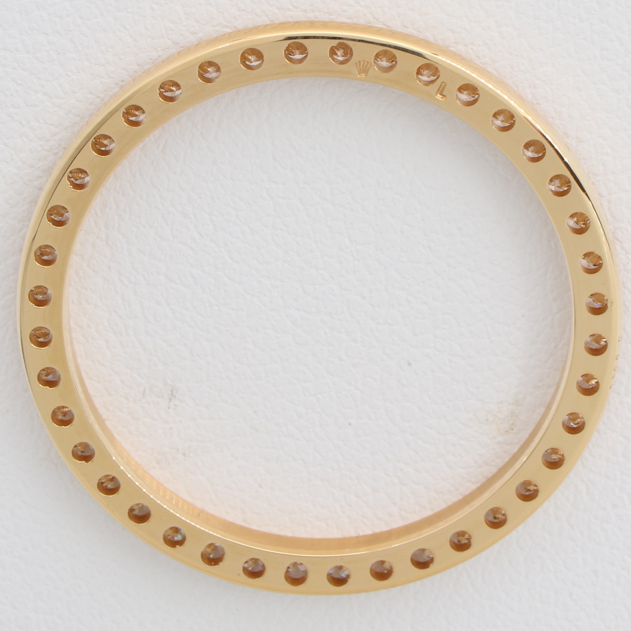 Factory original 42 diamonds .75 ct. 18K yellow gold bezel for Rolex 26mm