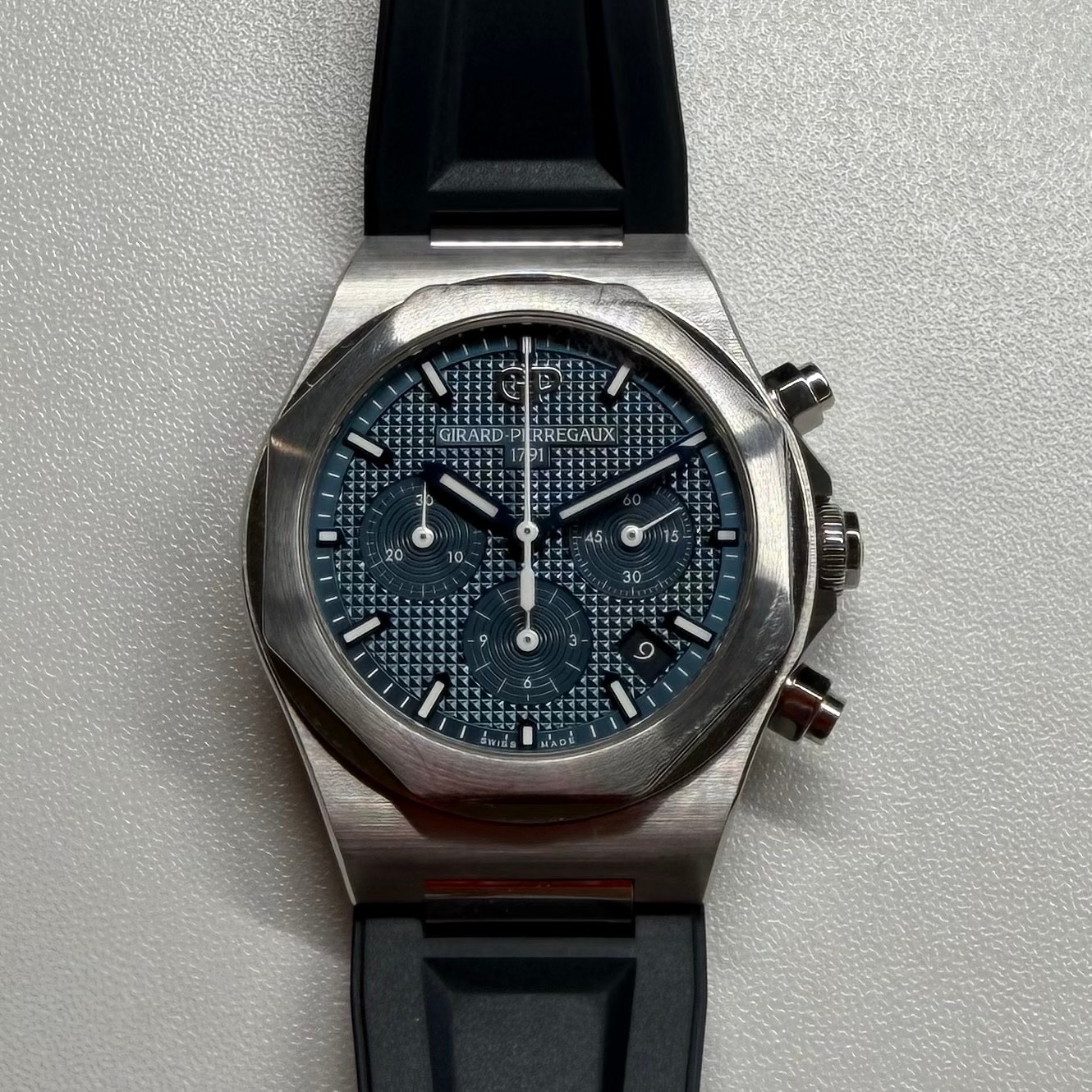 Girard Perregaux Laureato